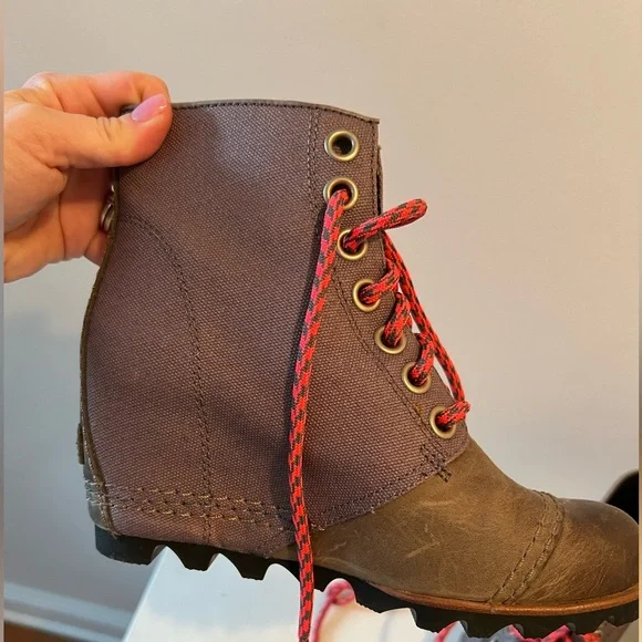 Brown Leather Boots with Pink Laces - Picture 7 of 9